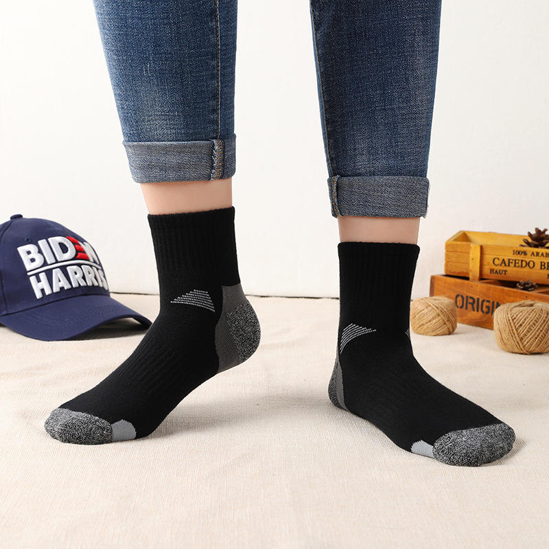 OEM absorb sweat and deodorize elite designer mens anti slip socks sport